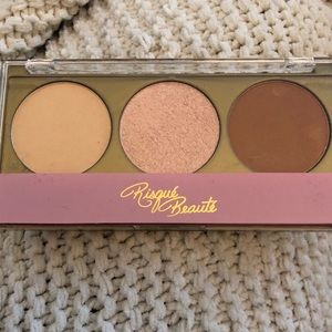 Risqué Beaute Face Powder/Highlighter/Bronzer Trio